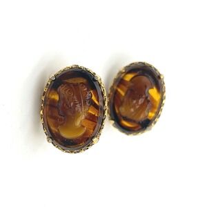 Vintage Florenza Signed Root Beer Cameo Clip On Earrings‎ Gold Tone